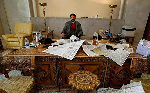 (影) 阿薩德逃走後官邸慘被洗劫！ 肖像被當地墊踩、豪華名車映入眼簾