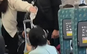 高鐵搶位上演倒水大戰！律師疑：被倒水在頭上是要告什麼？