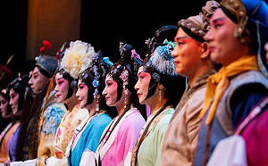 朱玉昌觀點》三個人兒兩盞燈 一聲孤寂一聲情