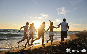 高中職生吸菸率達6.7%!國健署:青少年違法使用電子煙人數近5萬