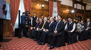 總統邀慶賀團茶敘 綠指彰顯團結韌性藍稱非和解咖啡