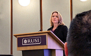 美國防副部長：中國若發動侵略將面臨與俄相似挑戰