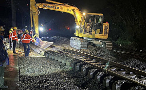 動員200人！台鐵宜蘭線雙溪橋西正線切換今晨完工