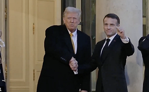 社群媒體炸鍋！川普與馬克宏「握手大戰」搞笑吸眼球