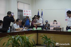 病患跪求李石增回長庚  衛福部允協調