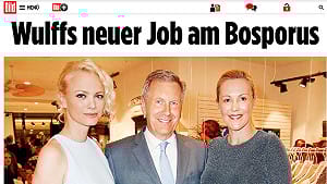 德前總統年領851萬  跑趴代理服裝挨轟