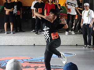 青年自辦比賽 百名舞林高手齊聚battle