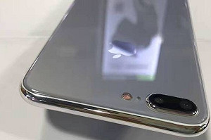 不讓8代搶風采 iPhone 7s玻璃鏡面美翻天