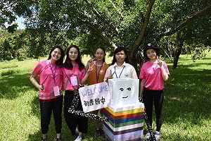 廢棄課桌椅的異想世界  藝術走進初鹿國中