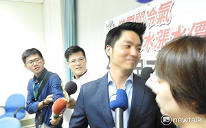 女主播合照陰謀論？蔣萬安：先把立委角色扮演好