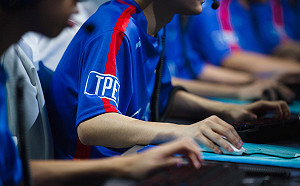 閃電狼怎麼了？《鬥陣特攻》世界盃邪門失誤無緣Blizzcon