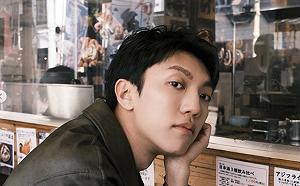 卡特出國暈倒！嘔吐、發抖送急診：人在國外生病好無助