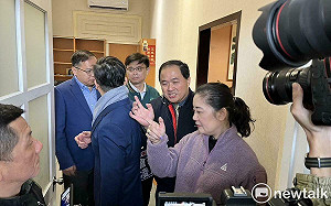 (影)藍「一分鐘通過選罷法」 綠委衝韓國瑜辦公室：院長還在睡嗎？ 