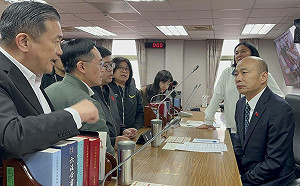 快訊》(影) 神隱一上午！選罷法強行闖關 綠黨團直奔朝野協商 找韓國瑜理論 