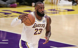 詹皇歸隊！AD爆砍40分　湖人斷灰熊4連勝