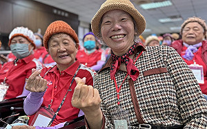 大學社會責任成果交流研討會  92歲阿嬤連續7年不缺席成模範生