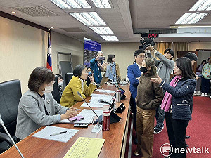 龔明鑫接到電話後離開內委會 藍委嗆:刪光行政院預算