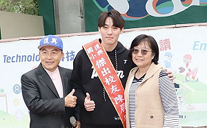 12強棒球賽英雄陳晨威回國小母校 勉學弟妹為自己築夢 