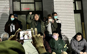 直擊》綠黨團夜襲立院封鎖議場 綠委及助理輪流守夜防藍突襲