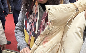 控陳玉珍鋼頭鞋猛踩她腹部 林宜瑾曝外套濺血照:台灣今天也淌血