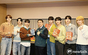 黃偉哲送上「台南甜」！韓國新人氣天團EVNNE大呼：住台南太幸福