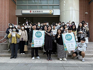 高科大創設學院文創系點亮歲末! 「咱ㄟ聖誕樹.高雄的故事」橋頭捷運站登場