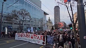 (影) 歐洲各地都爆抗議! 塞爾維亞百姓要求總統受審 德民眾籲驅逐移民