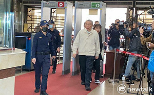 「柯購千萬商辦、稱買得起上億毫宅」律師：7千萬保金可拘束？北檢仍可抗告