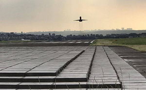 僅2600公尺！松山機場跑道過短恐釀濟州航空事件？ 運安會：有加裝2道防護系統