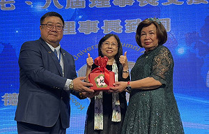 接任雄大會第八屆理事長 徐麗月承諾推動宏觀與前瞻方向