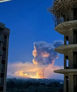 「炸彈之王」威力驚人! 不顧俄警告 以轟塔爾圖斯港引發地震 蘑菇雲直衝天際