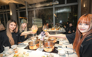 台中跨年好熱鬧！「幻藍小熊」體驗涮屋馬牛骨湯 台中福華璀璨跨年派對