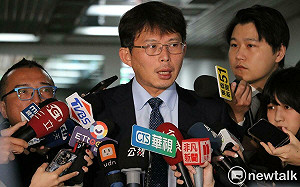 辛苦的一年!民眾黨原訂年終僅1個月 黃國昌自籌260萬維持1.5個月
