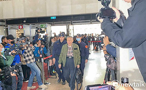 快訊》(影)北院要求11點報到 柯文哲從新竹趕回13：06抵達