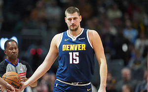 史上首人！Jokic半小時拿大三元　賽後好暖