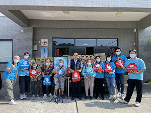 暖心企業「全成」愛的守護 發放地震包陪伴獨居老人