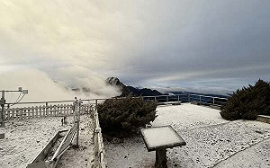 玉山喜迎2025年首場降雪！絕美雪景曝光