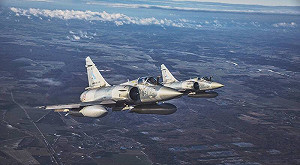 (影) 法「現役」幻象戰機將抵烏!  可攜米卡、斯卡普-EG、鐵錘導彈 俄Su-34急轟炸