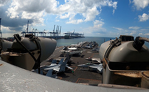 卡爾文森號航艦打擊群重回南海 可能「遭遇」解放軍萬噸大驅延安號