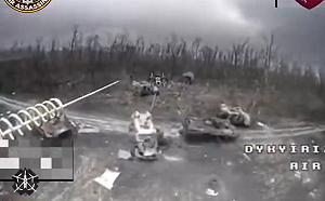 (影) 陣地肉搏戰! 烏勇士以少擊多進攻 俄軍為避戰自殘、裝死