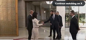 (影) 政權變天了 歧視依然根深蒂固! 德外長到訪 敘拒握她的手 還罵少數族裔是「豬」