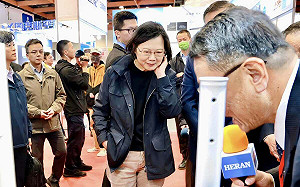 自曝每年最期待電器展 蔡英文橫掃14攤位：卸任更可以慢慢逛