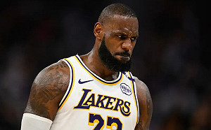 裁判報告佐證湖人輸球最後40秒3失誤沒犯規