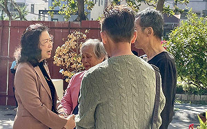 高市府副秘陳盈秀退休前代表作  協商化解鳳山車站牴觸戶8年僵局  