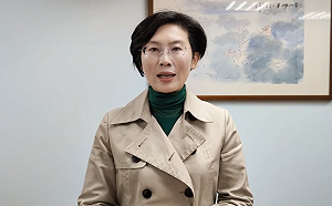 辦護照要到台北!綠委怒:國民黨糟蹋高雄人 柯志恩出來打球