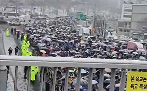 (影) 韓出現川普式口號! 尹錫悅暫時躲過拘捕 聲援勢力背後親美、親中角力