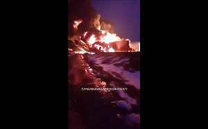 (影) 圖-160油料燒光光! 恩格斯機場油庫燃燒擴大 這地也遭攻擊濃煙蔽天