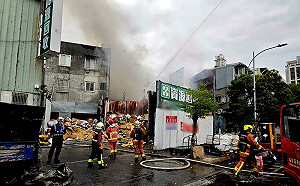 新北三重資源回收場火警撲滅 持續監控空品