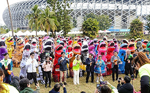 高雄富邦馬拉松230隻恐龍開跑  陳其邁邀全民感受城市魅力