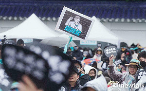包圍法院挺柯文哲、嗆燒地檢署 學者:在英美絕對構成妨害司法公正罪